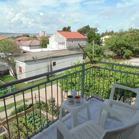 Apartments Cico Starigrad Paklenica Exterior foto