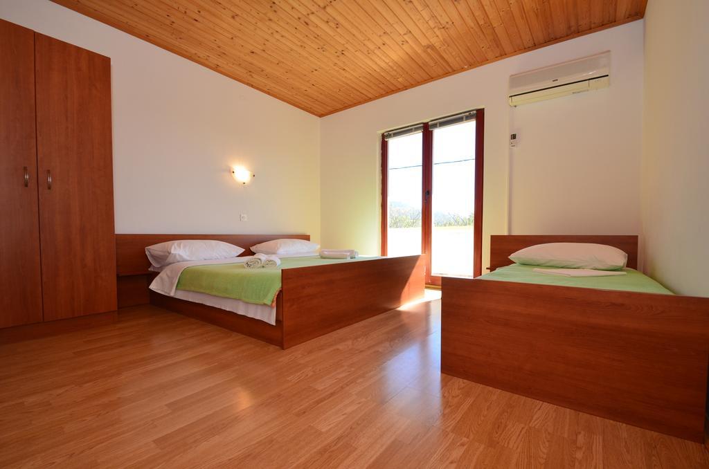 Apartments Cico Starigrad Paklenica Exterior foto