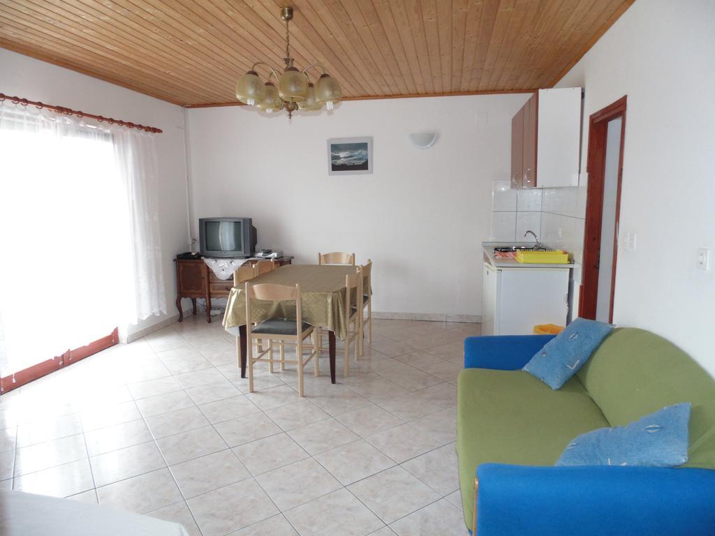 Apartments Cico Starigrad Paklenica Exterior foto