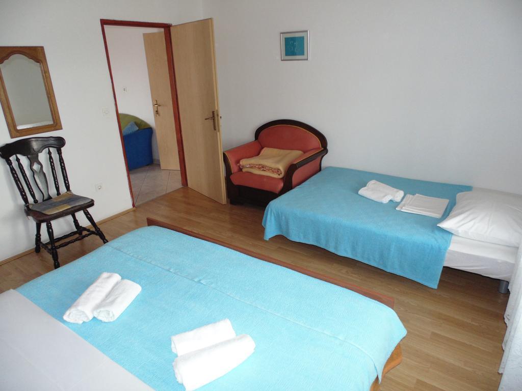 Apartments Cico Starigrad Paklenica Exterior foto